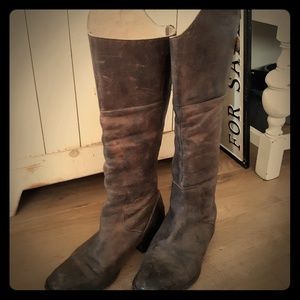 Steve Madden renegade boots in size 9.